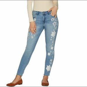 Laurie Felt Classic Denim Embroidered Ankle Jeans